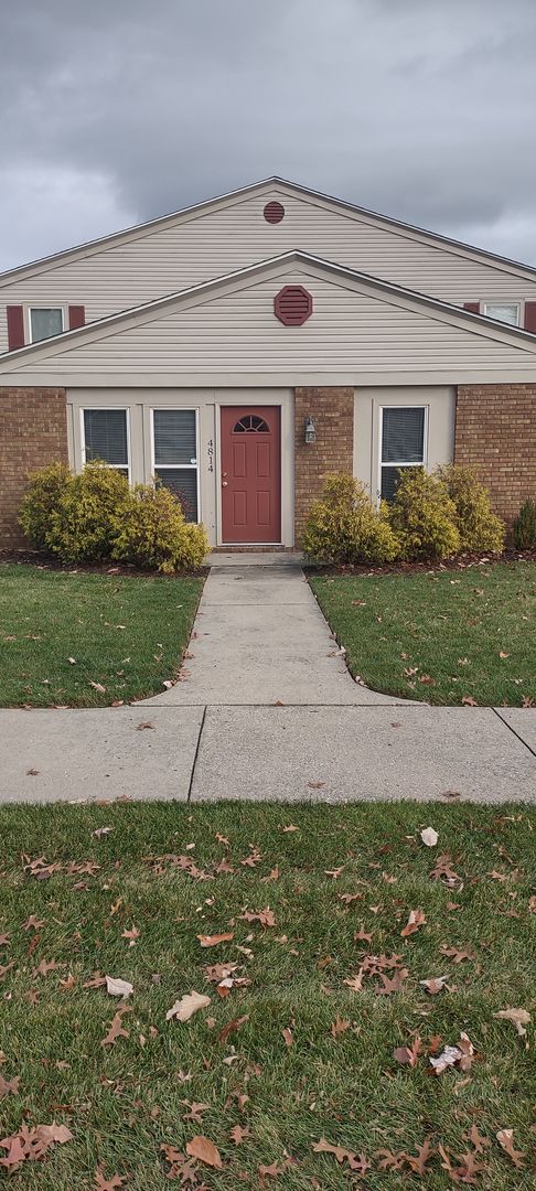 Fort Wayne Apartment: 4810, 4812, 4814, 4816  Woodmark Dr.