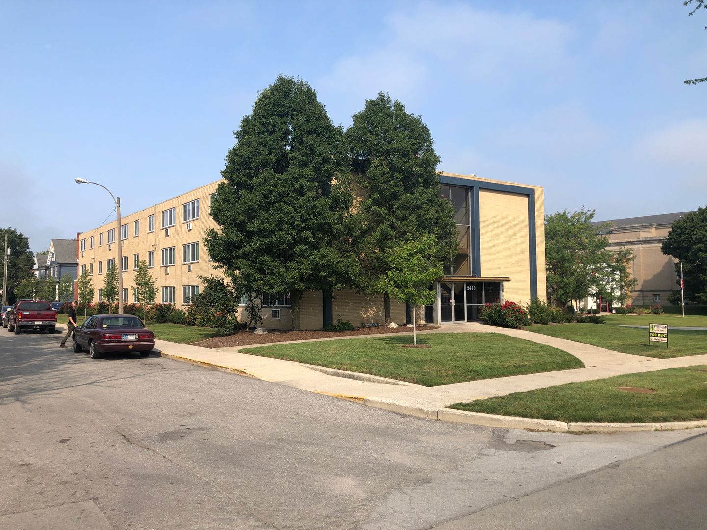 Fort Wayne Apartment: 2440 Fairfield Ave.