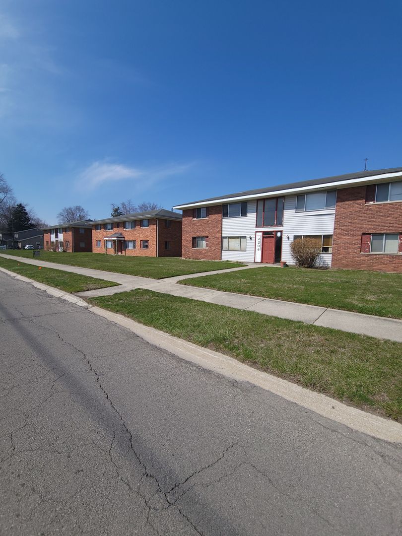 Fort Wayne Apartment: 2206-2220 Nuttman Avenue