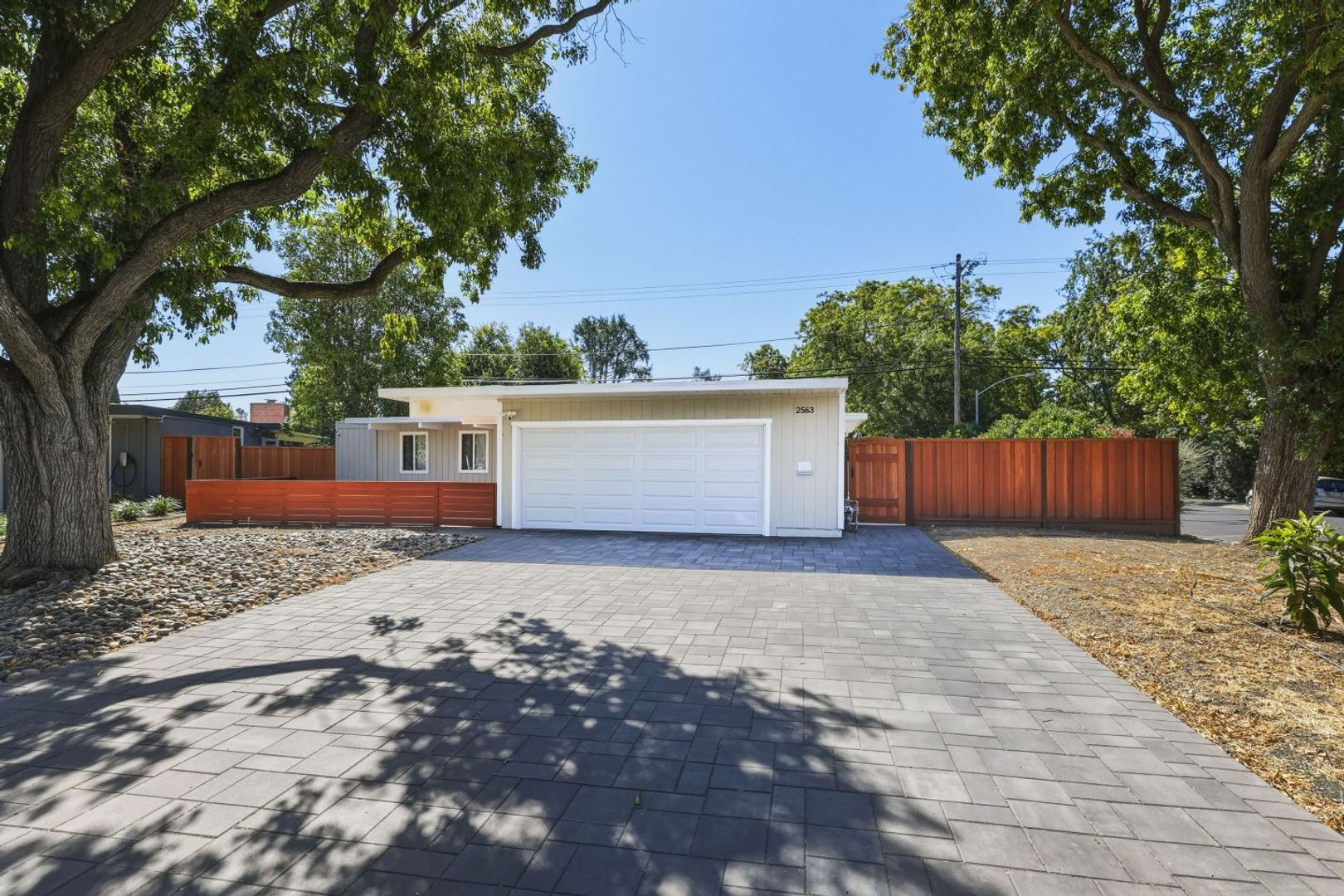 Palo Alto House: 2563 Greer Rd