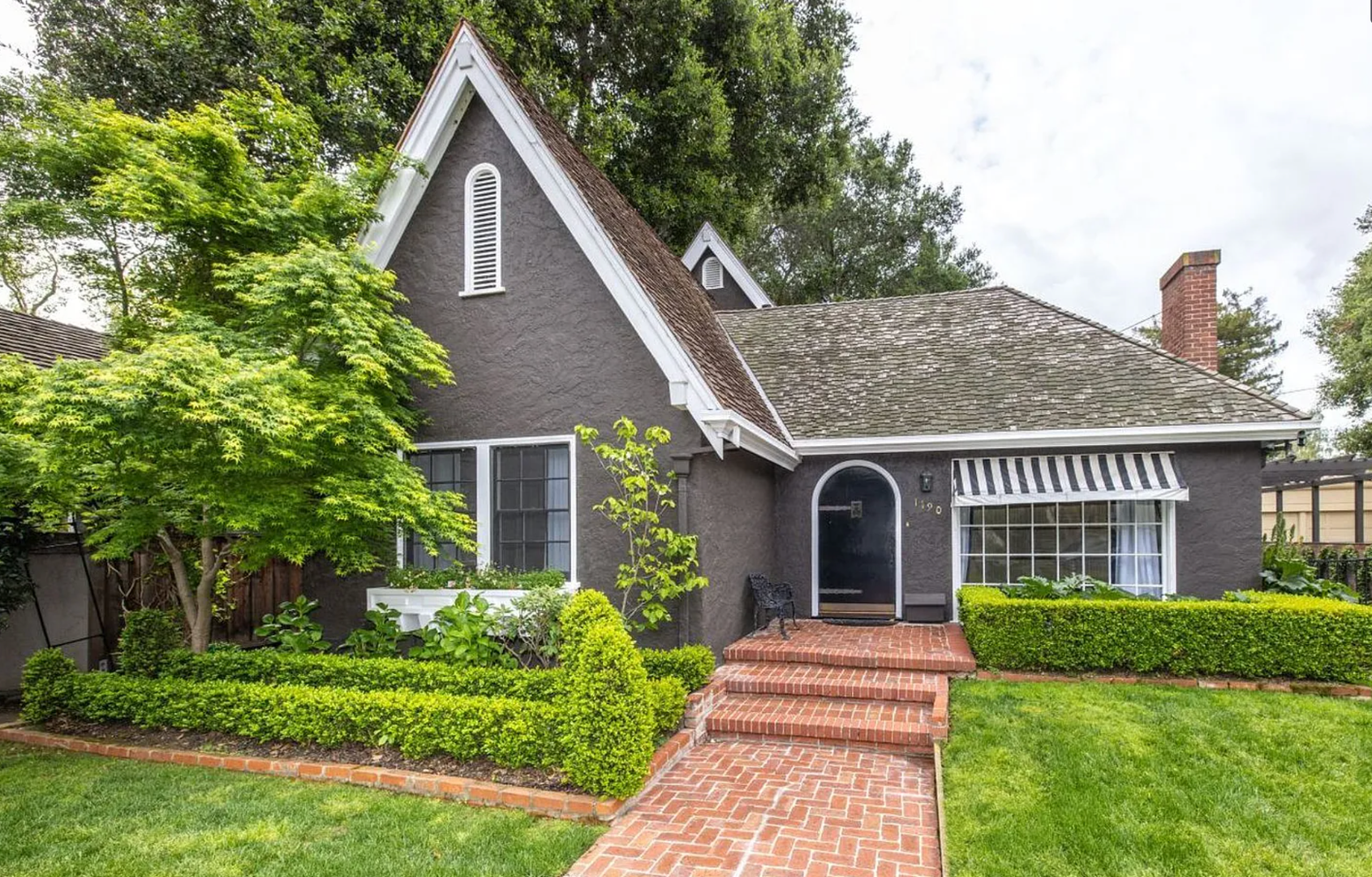 Palo Alto House: 1190 Hamilton Ave