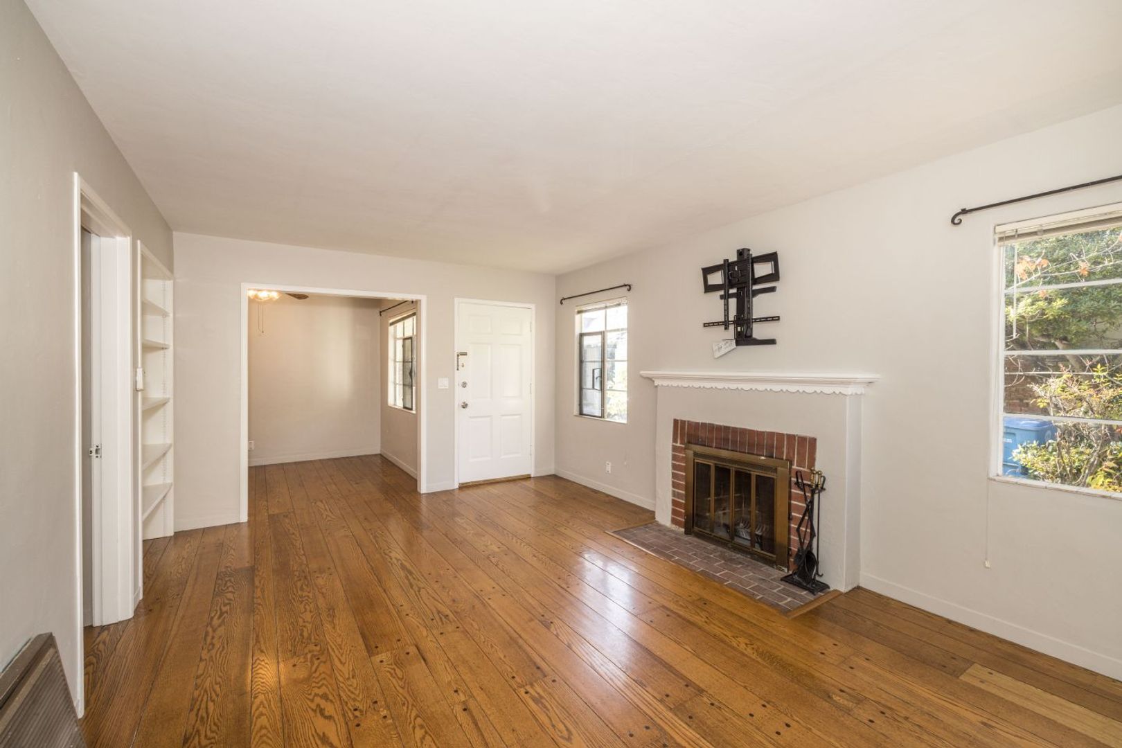 Palo Alto Apartment: 2101-2103, 2121-2123 Williams St.