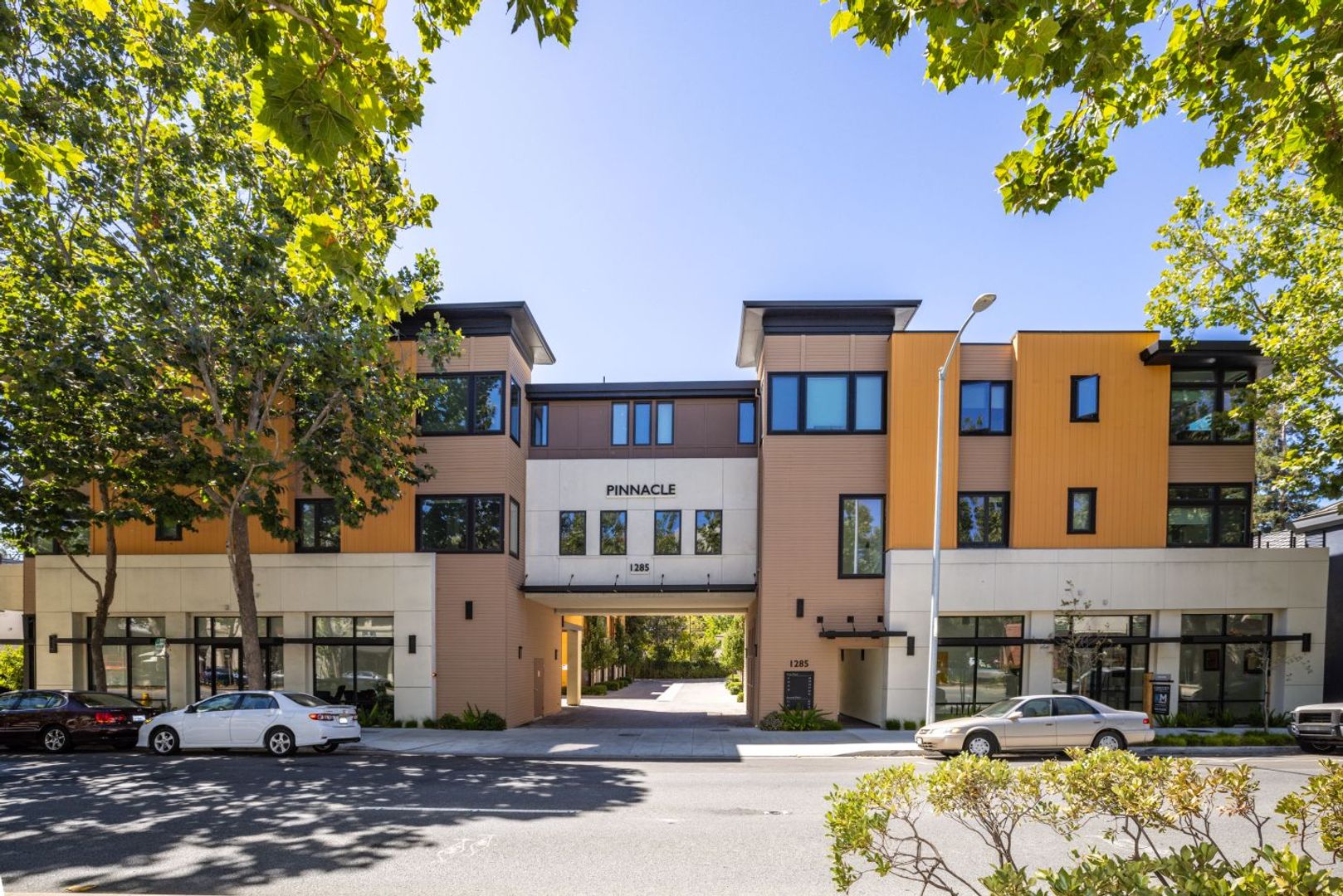 Menlo Park Apartment: 1285 El Camino Real