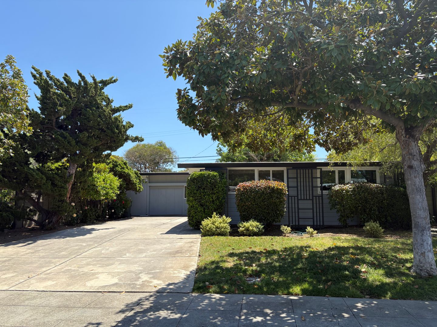 Palo Alto House: 14 Roosevelt Cir