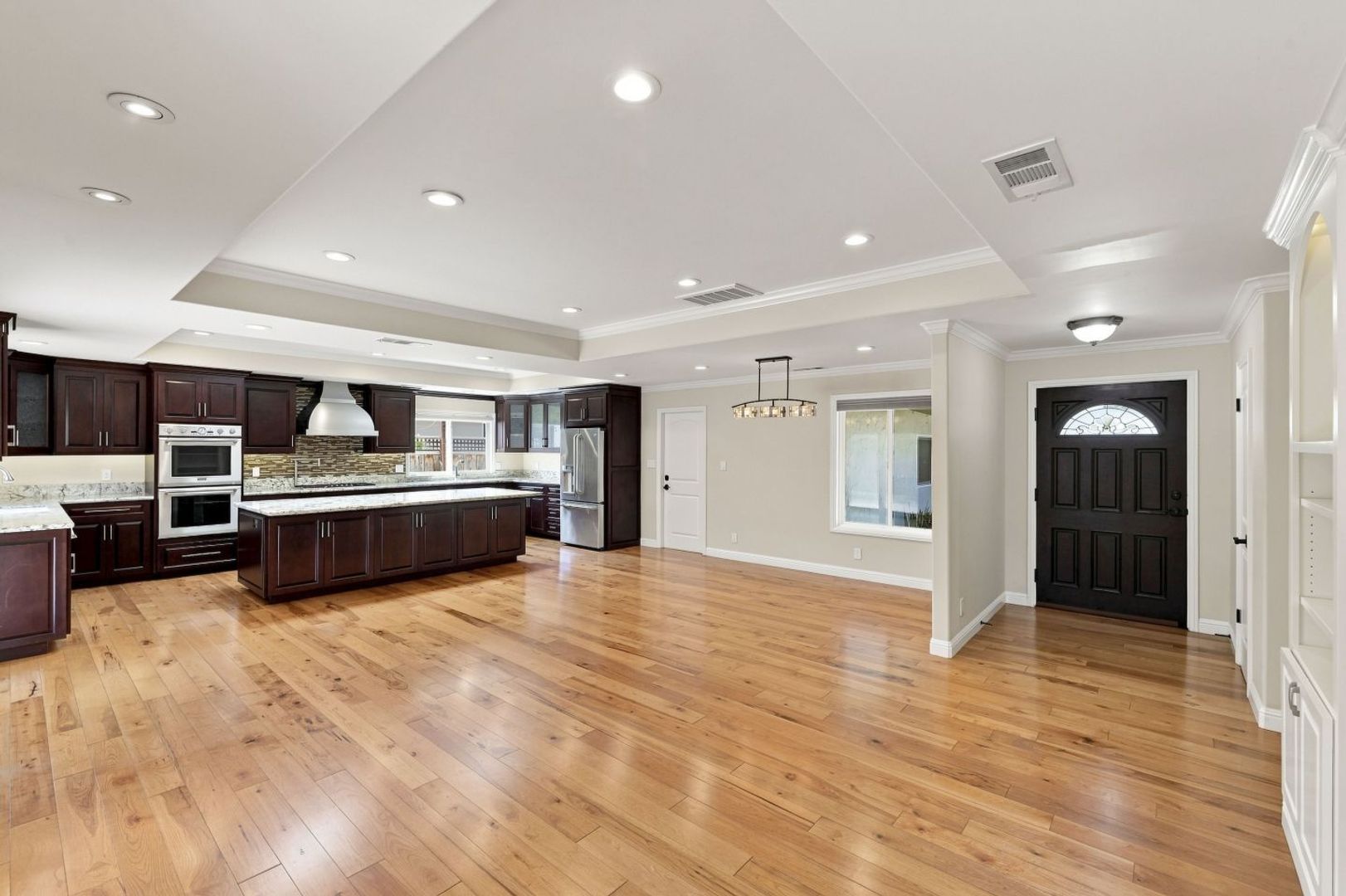 Cupertino House: 10700 Farallone Dr