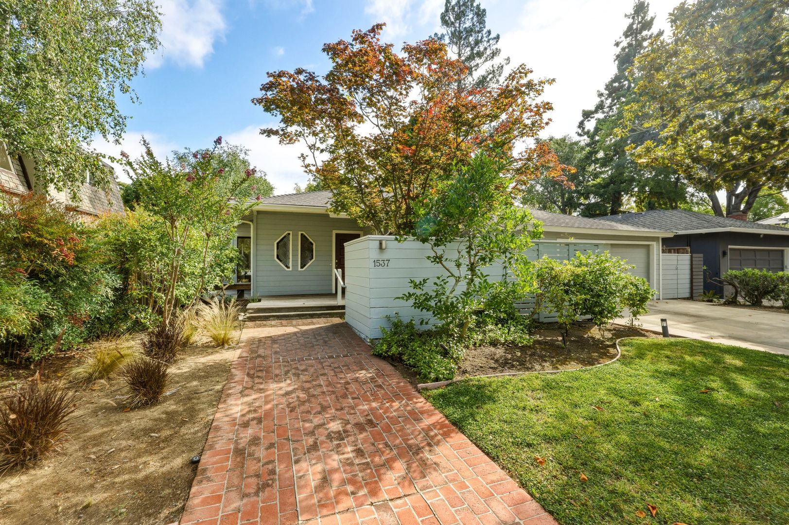 Palo Alto House: 1537 Dana Ave