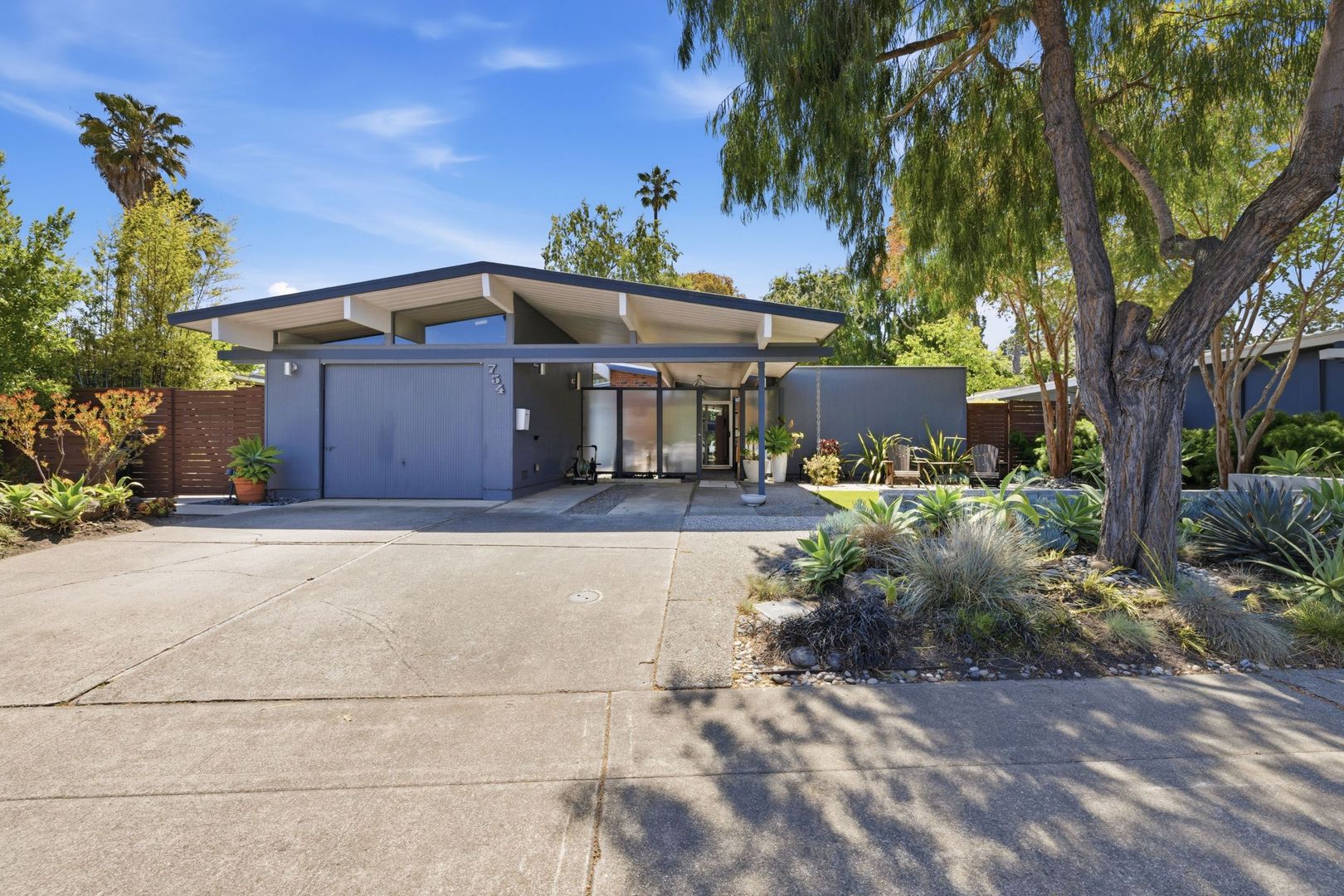 Palo Alto House: 754 Holly Oak Dr