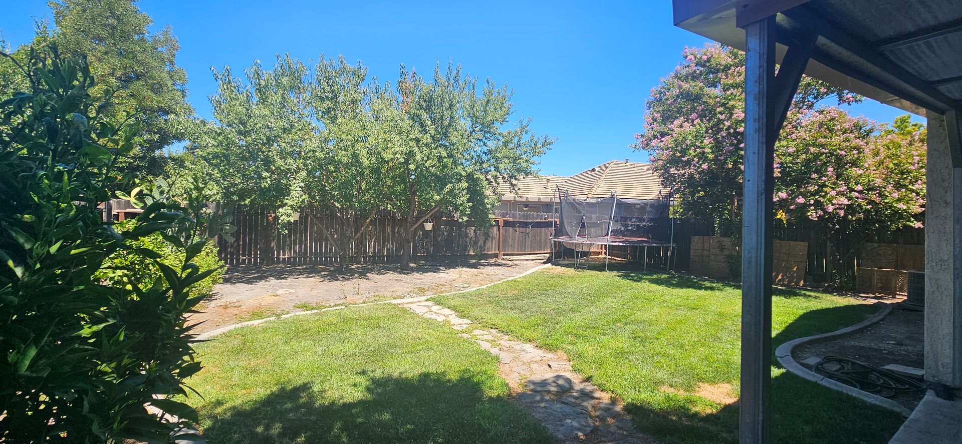 Sacramento House: 5796 Bridgecross Drive
