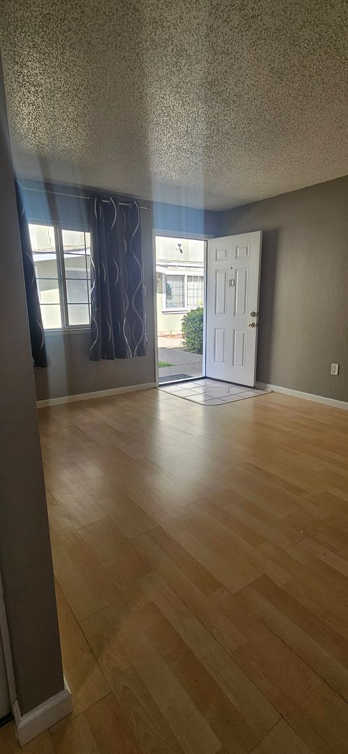 Sacramento Apartment: 331 Alhambra Blvd