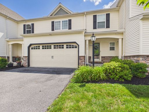 COMING SOON! Spacious 3 Bedroom Townhouse – photo 1