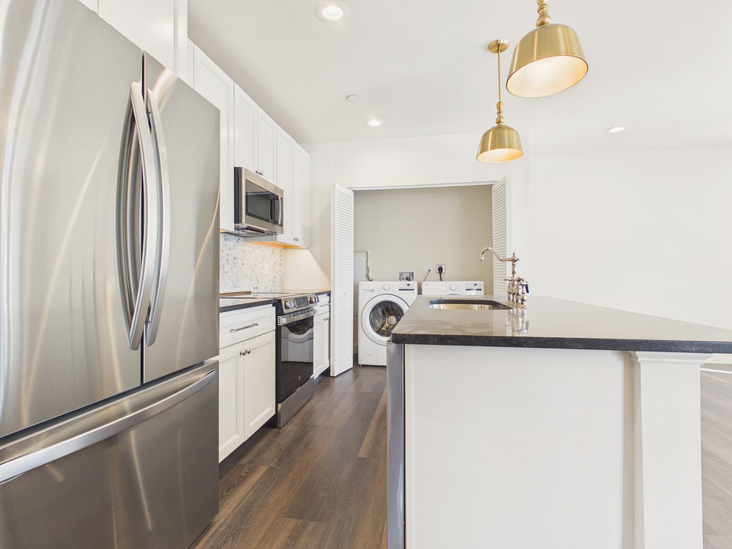 Camp Hill Apartment: 1400 Market St