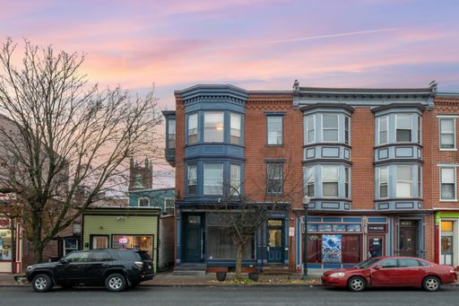 Spacious 1 Bedroom on 3rd St – photo 1