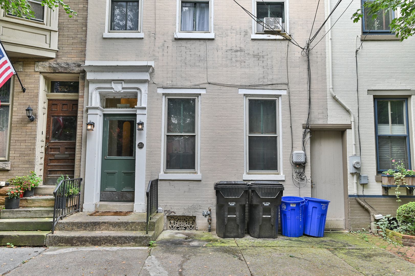 255 Boas Street