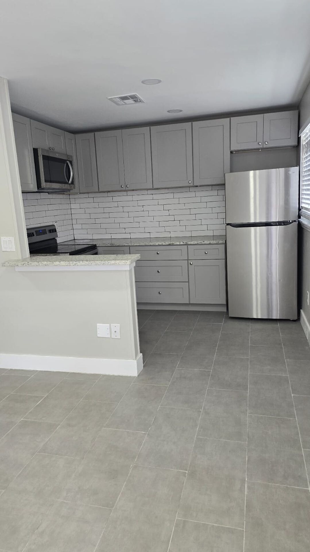 Fort Myers Apartment: 2525 Royal Palm Ave
