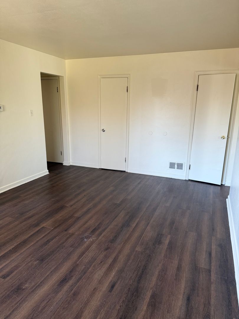 Dayton Apartment: 2616 Newport Ave