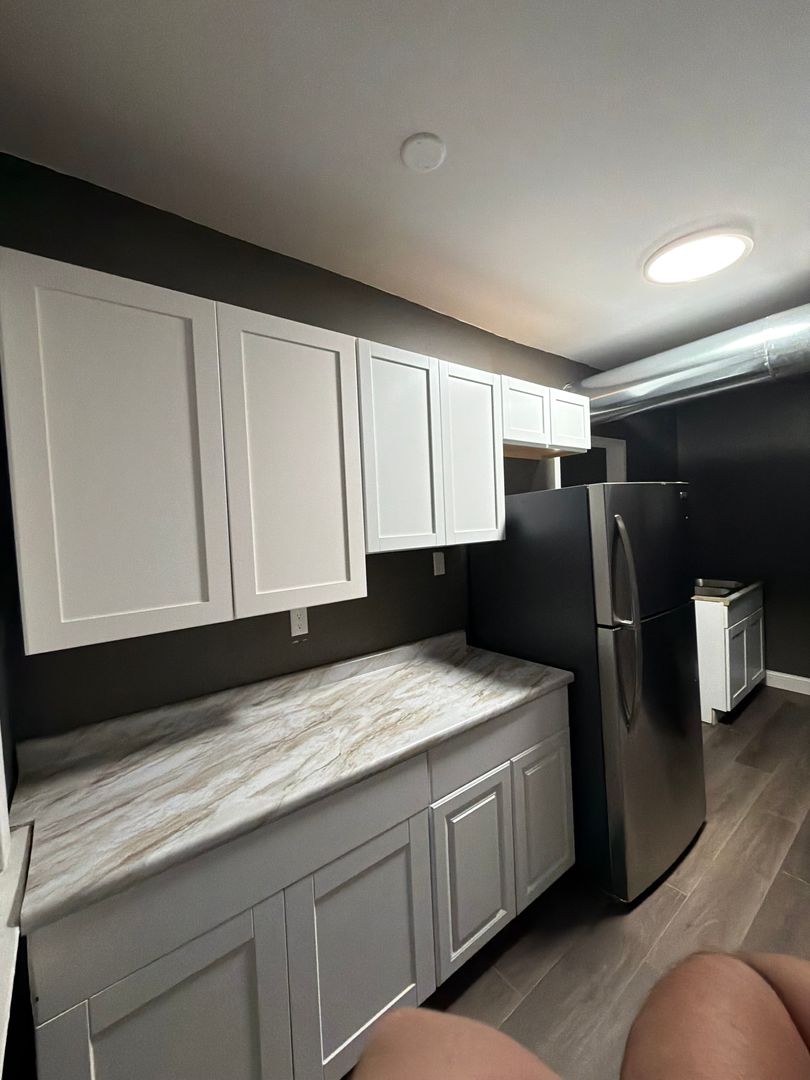 Dayton Apartment: 2327 N Main Street