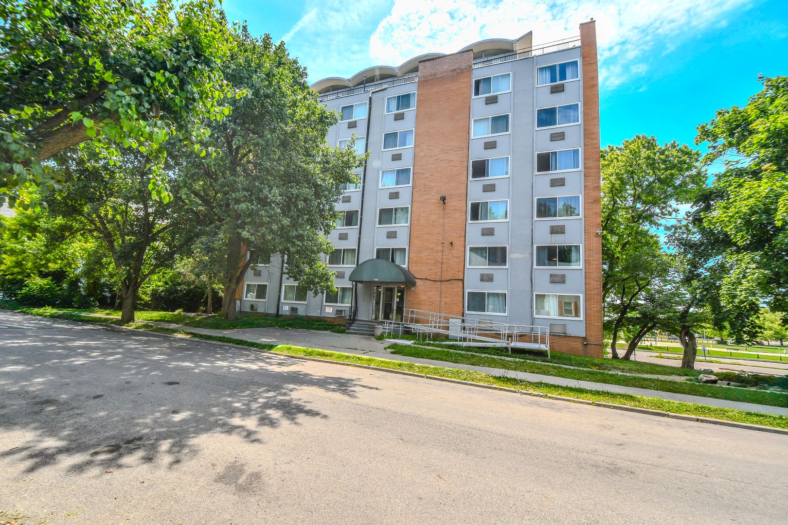Dayton Apartment: 848 Riverview Terrace