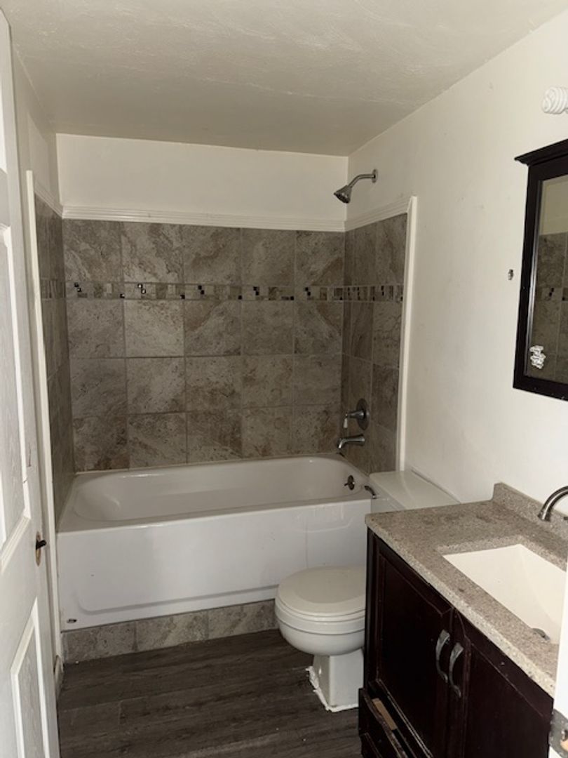 Dayton Apartment: 848 Riverview Terrace