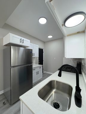 Live in Style without Breaking the Bank at Meridian Living I Apartments Washer & dryer in-unit – photo 1