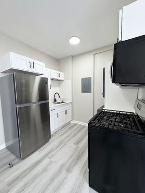 Live in Style at Meridian Living – photo 1