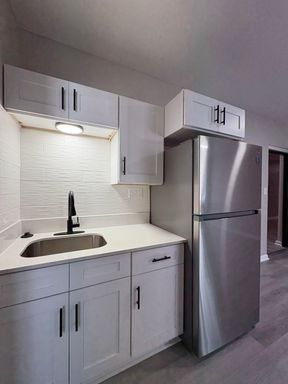 Live in Style at Meridian Living – photo 1