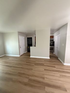 Experience Luxury Living at Bellagio Living II: Modern Apartments in Lawrence, Indiana – photo 1