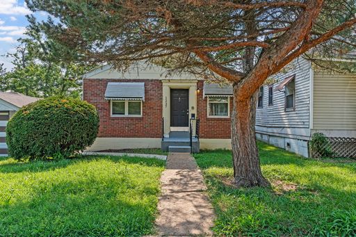 Welcome Home to 1237 Fairview Ave, University City, MO 63130 – photo 1