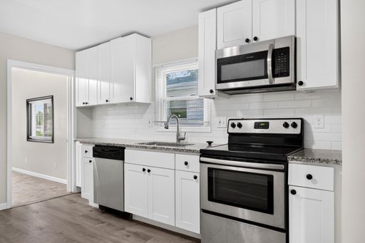 Modern Style Updated 2-Bedroom 1-Bath Home