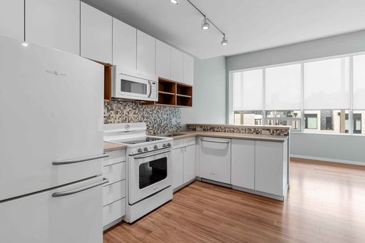 Sleek 2 Bedroom Apartment in the Central West End! – photo 1