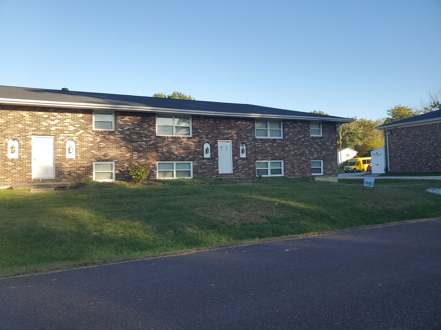 Columbia Apartment: 7241 E Sunny Vale Dr