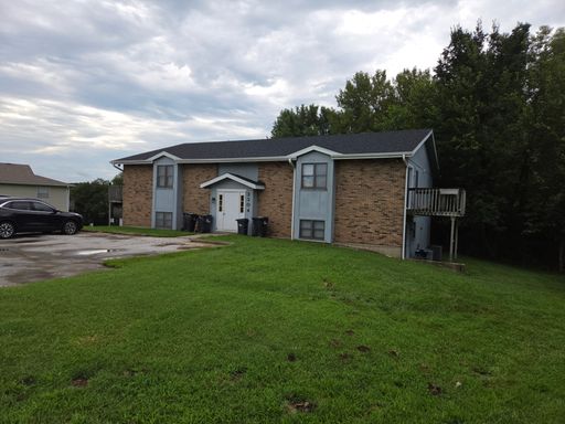 2 bd, 1 ba top level apartment, very convenient to Hwy 63/Broadway, w/d included, off street parking, culdesac
