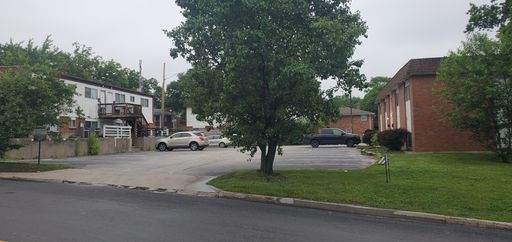 2 bd, 1 ba top level apartment in central north Columbia, quick access to I-70/Creasy Springs, off street parking, w/d hookups provided – photo 1