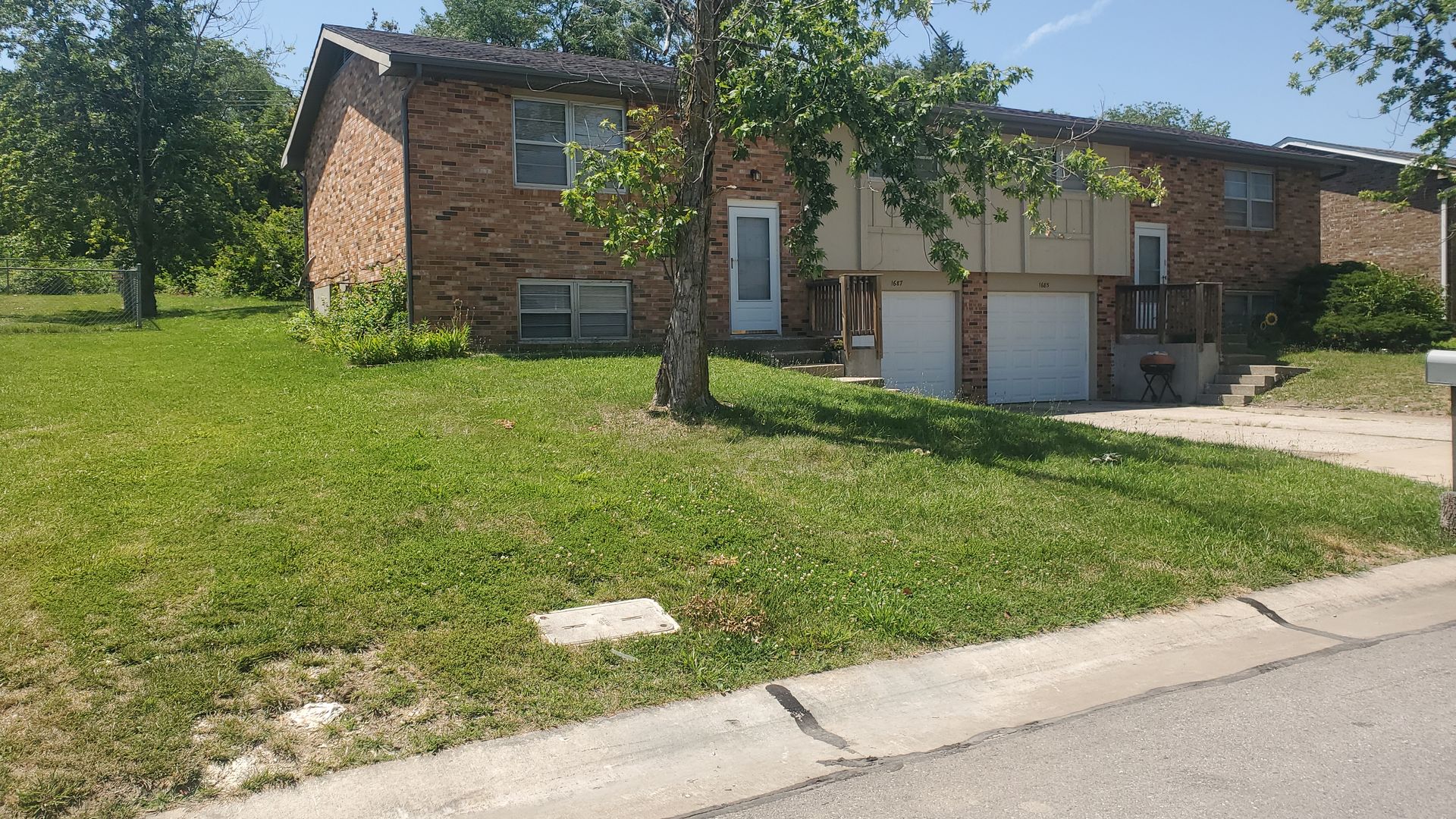 Columbia Apartment: 1685-1687 Sonora Dr