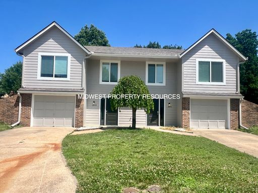 Large Updated 3 Bedroom/2 Bath Duplex in Lee's Summit – photo 1
