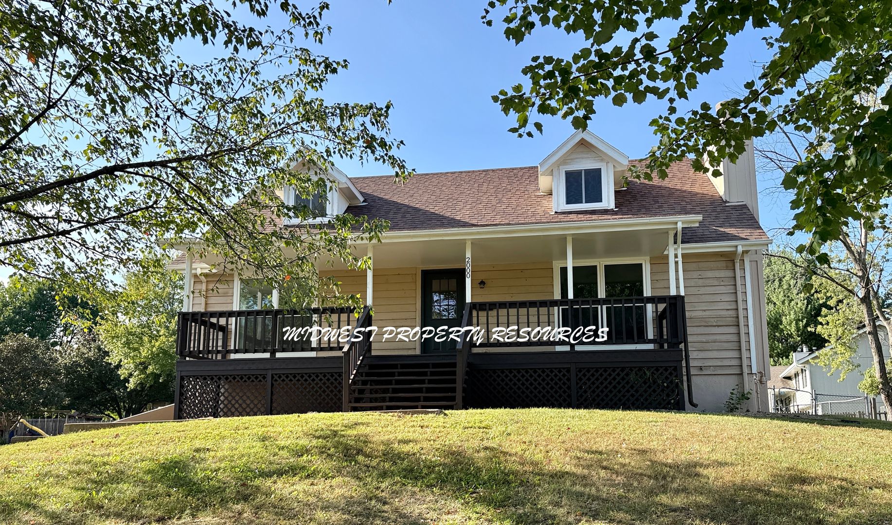 Lee's Summit House: 2000 NE Dill Dr