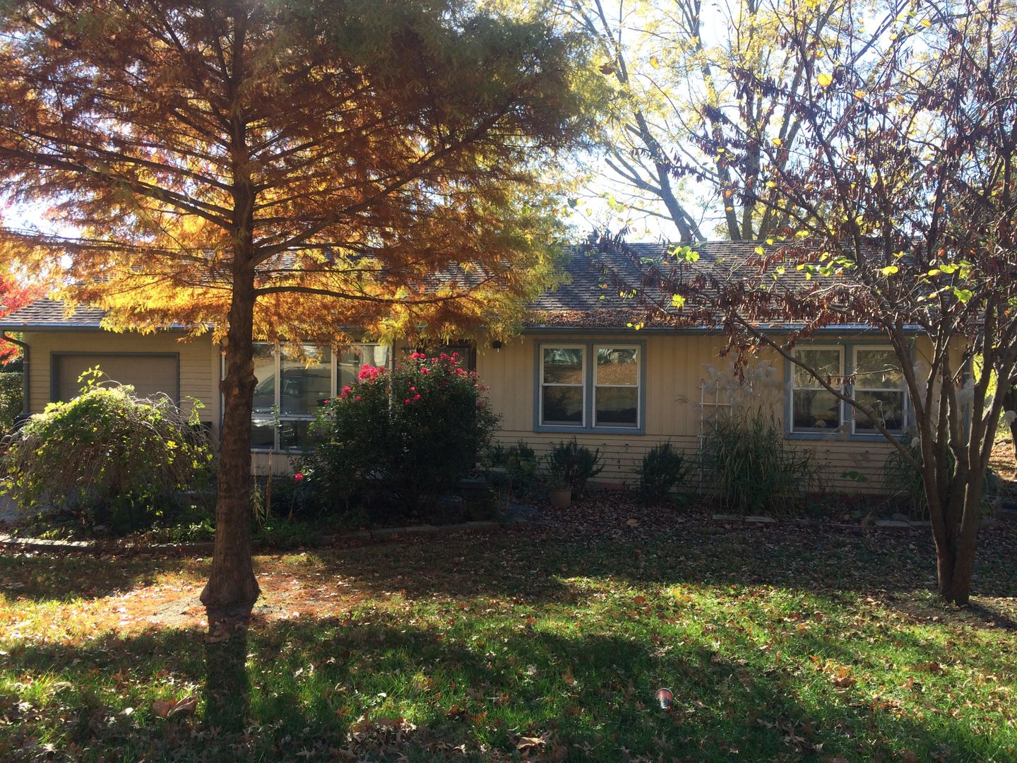 Lawrence House: 2003 Stratford Rd