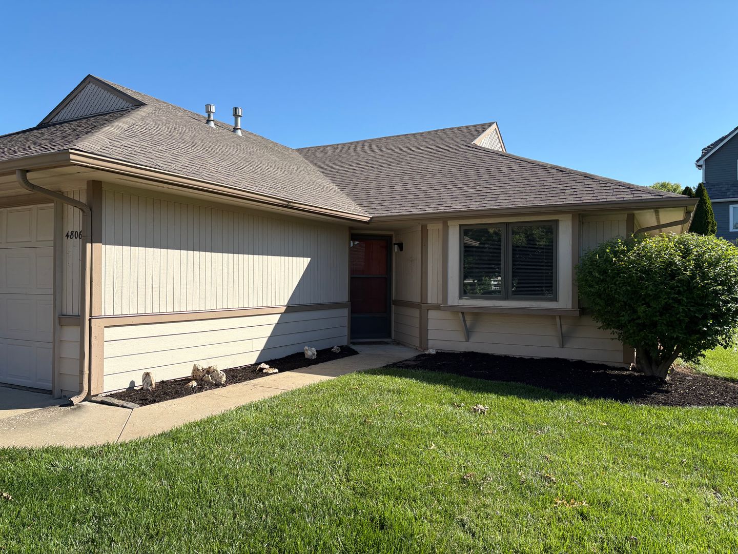Lawrence Apartment: 4800-4822 Hallbrook Dr, 2100-2111 Saddle Brook Dr, 4800-4823 Innsbrook Dr