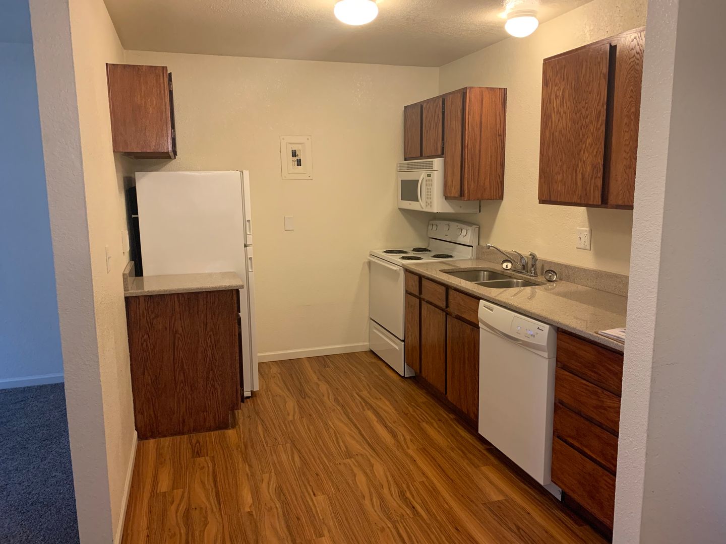 Lawrence Apartment: 1821-1903 W 26th St