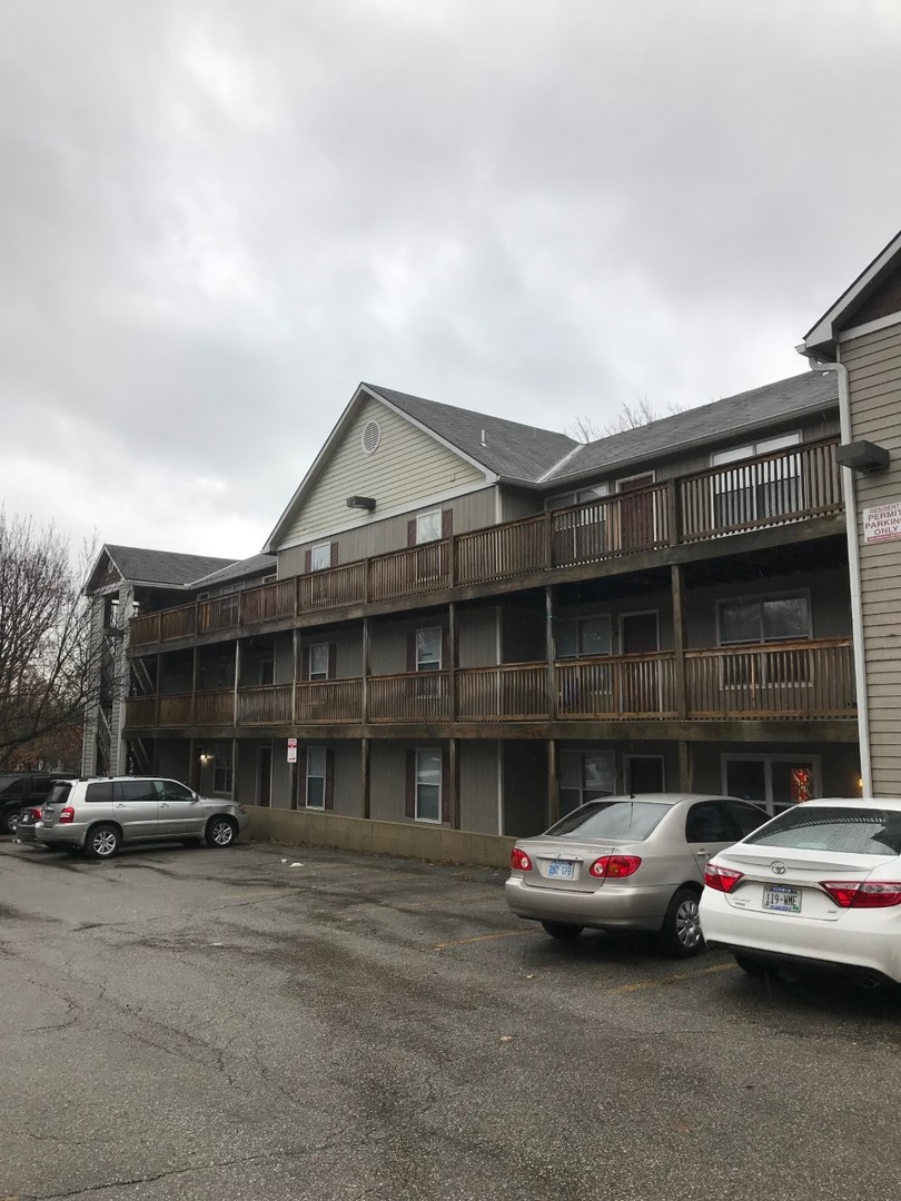 Lawrence Apartment: 1712 Ohio St.