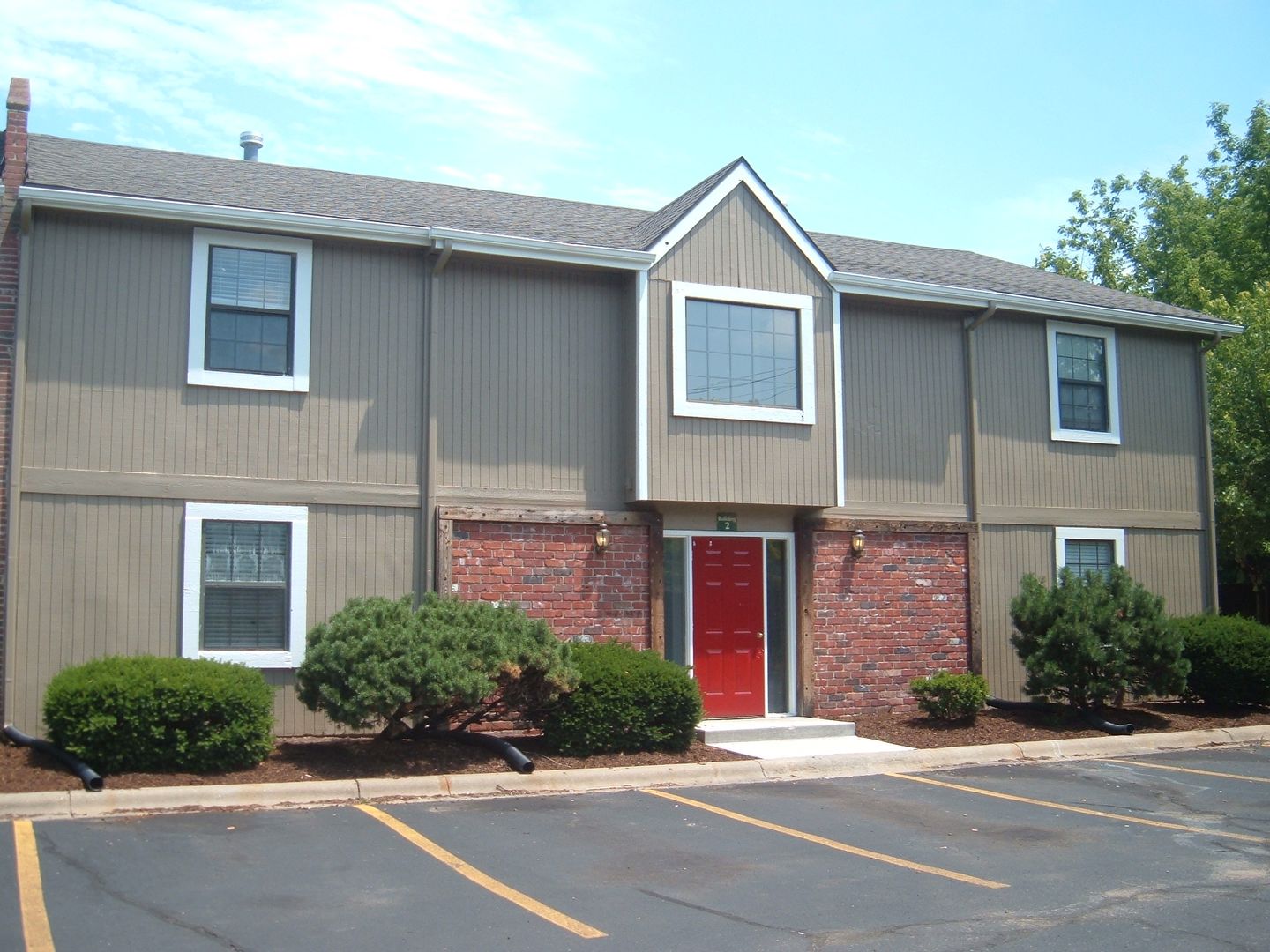 Lawrence Apartment: 630 Michigan St.