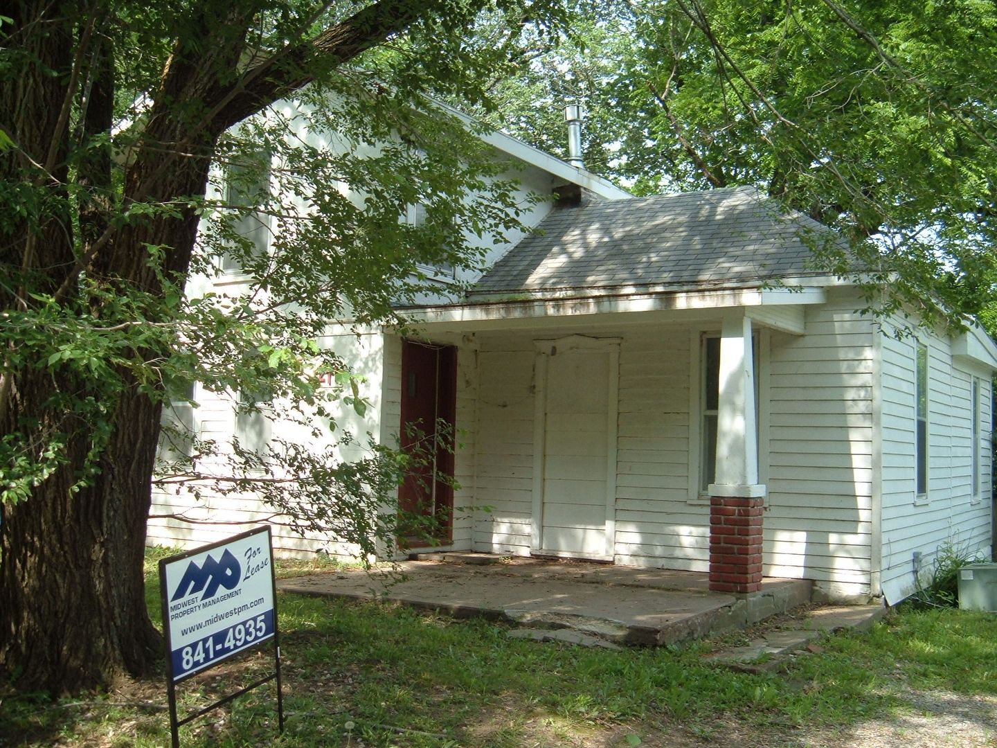 Eudora Apartment: 1209/11 Elm St.