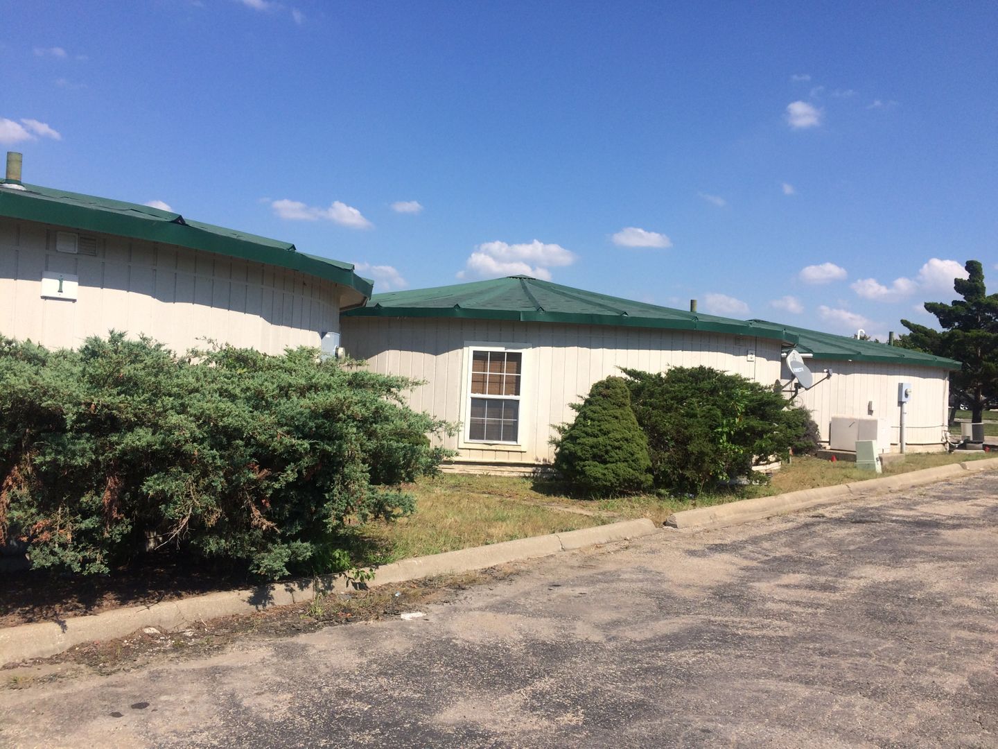 Lawrence Apartment: 2859 Four Wheel Drive