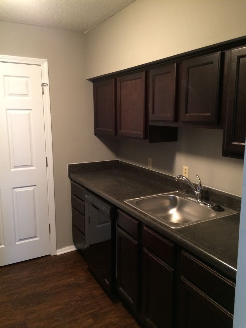 Lawrence Apartment: 2105-2113 Harvard Road