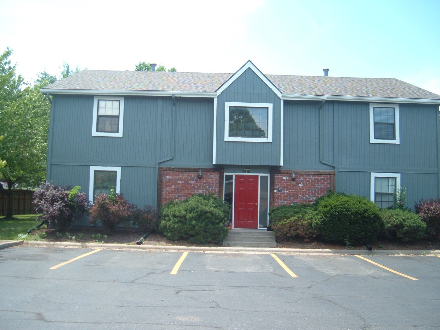 Lawrence Apartment: 630 Michigan St.