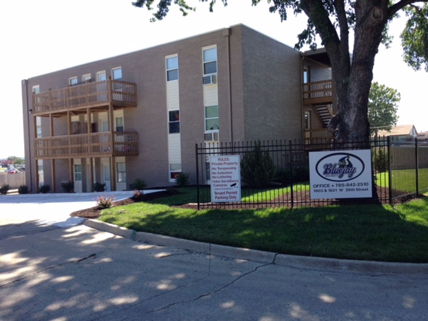 Lawrence Apartment: 1821-1903 W 26th St