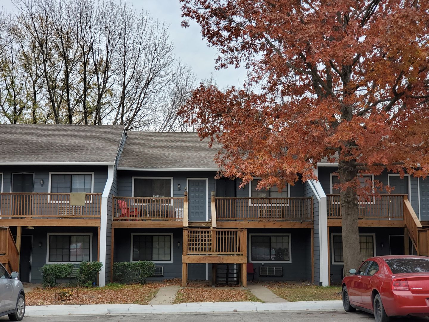 Lawrence Apartment: 1708-1712 W 5th St