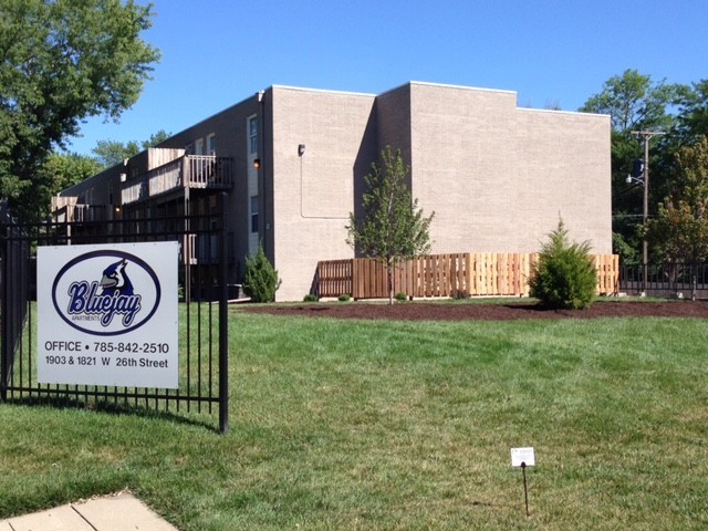 Lawrence Apartment: 1821-1903 W 26th St