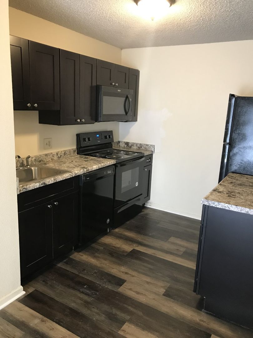 Lawrence Apartment: 611 Michigan, 616-624 Florida