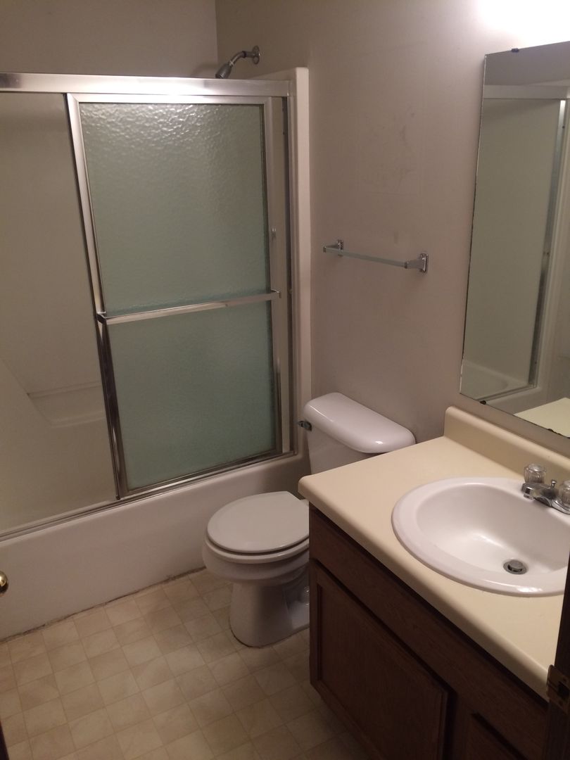 Lawrence Apartment: Jefferson Way