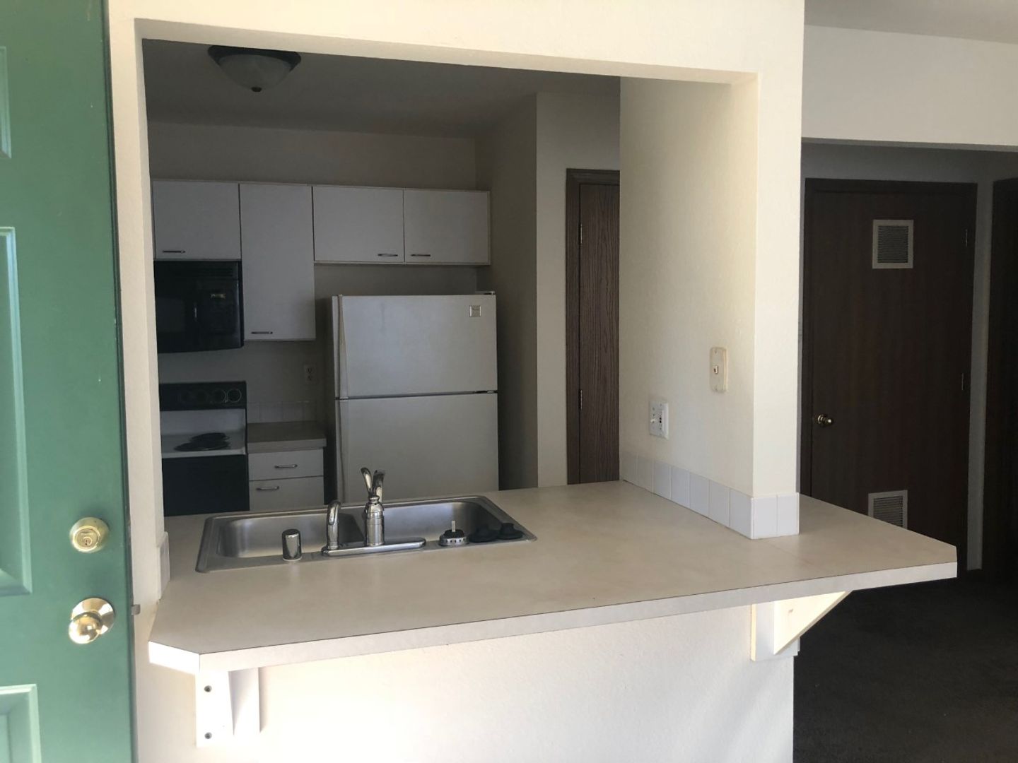 Lawrence Apartment: 501/527 California Street